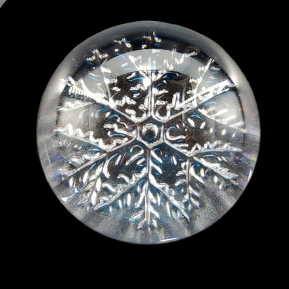 CRISTAL France Snowflake Paperweight Lead Crystal - Picture 1 of 4